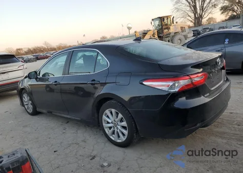 2020 Toyota Camry Le z USA, uszkodzony, nr VIN 4T1L11BK7LU018583